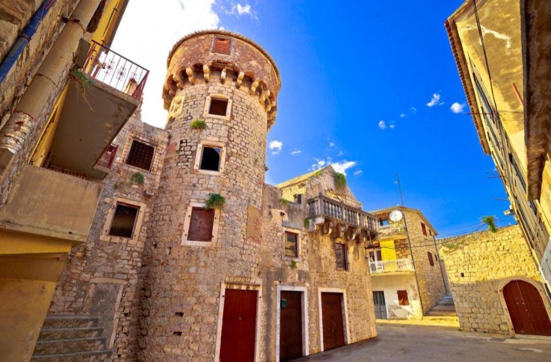 شقة Apartman Karmen Kaštela المظهر الخارجي الصورة