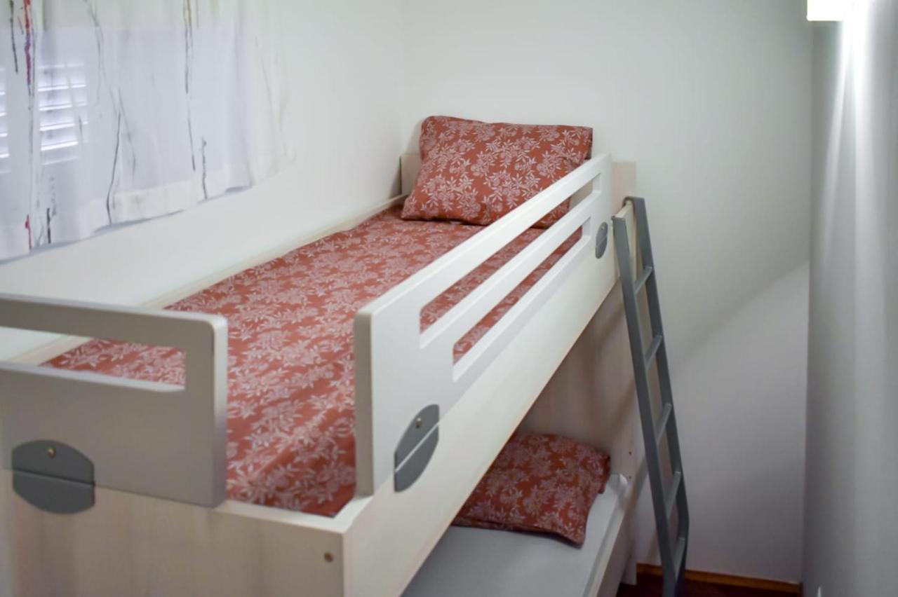 شقة Apartman Karmen Kaštela المظهر الخارجي الصورة